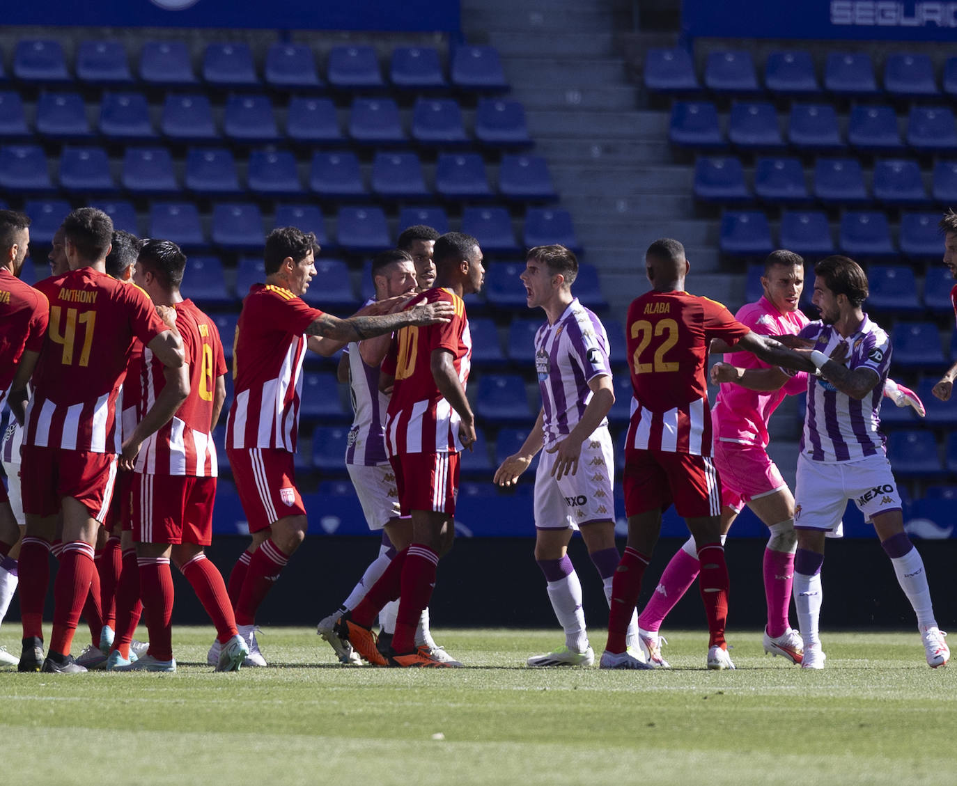 Imágenes del amistoso entre el Real Valladolid y el AVS Futebol portugués (2/2)