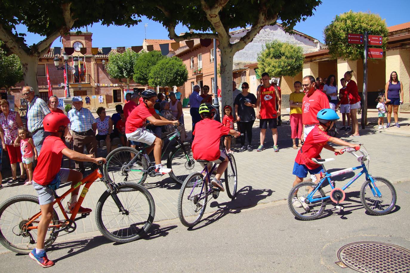 Tordehumos celebra la 25 edición de su marcha cicloturista (3/3)