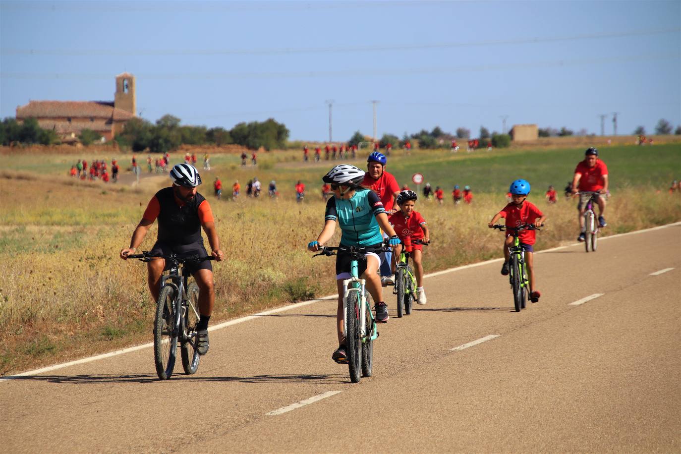 Tordehumos celebra la 25 edición de su marcha cicloturista (2/3)