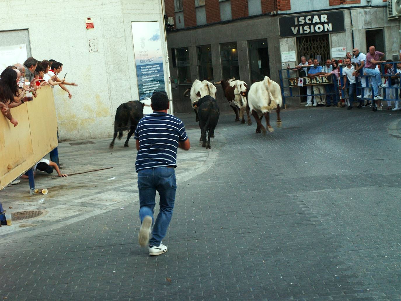 El primer día de las fiestas populares de agosto de Íscar, en imágenes (1/2)