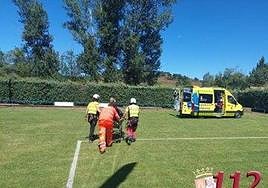 Los servicios de emergencia trasladan a la herida.
