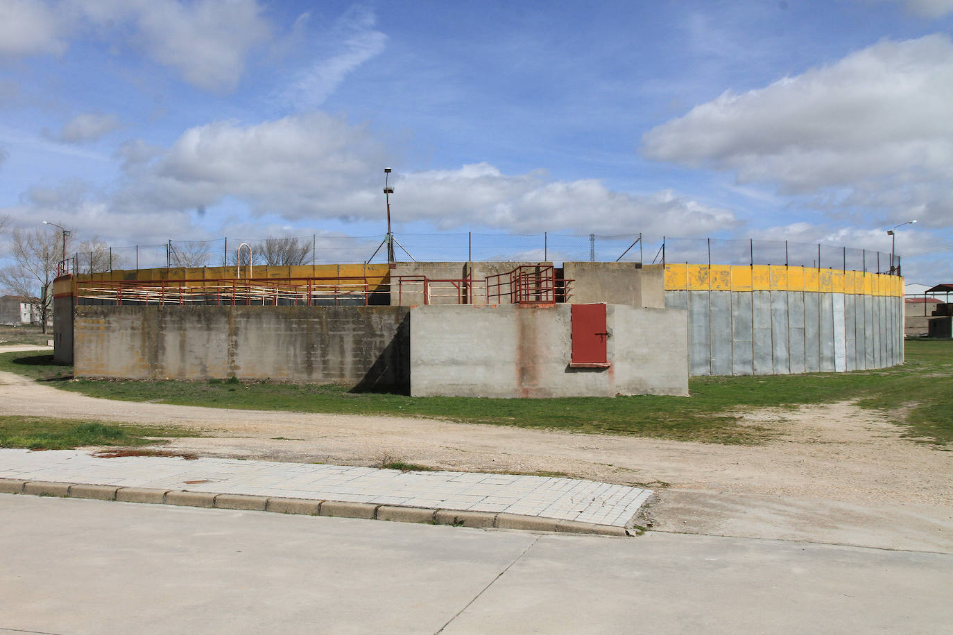 Imagen secundaria 2 - Plazas de toros de Valsaín, Cantalejo y Cabezuela, tres de las fijas en Segovia. 