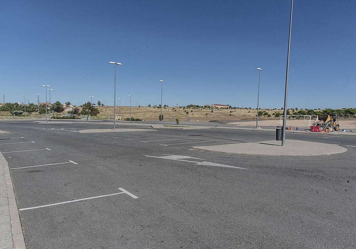Espacio del complejo deportivo Los Escobares, de La Lastrilla, en el que se ubicarán las orquestas.