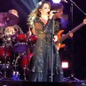 Malú lanza un conmovedor mensaje en su último concierto, una posible indirecta a Albert Rivera