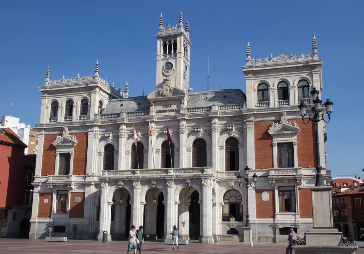 Fachada del Ayuntamiento de Valladolid.