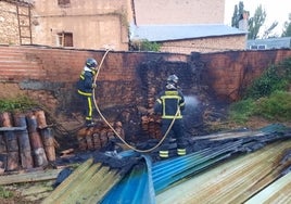 La carga de un coche eléctrico, posible causa de un incendio en Olmos de Peñafiel