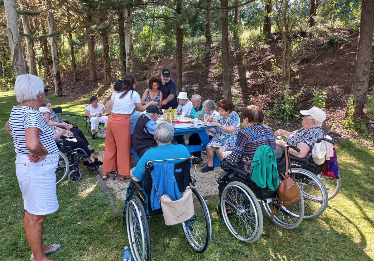 Los mayores de la residencia Tercera Actividad son viajeros