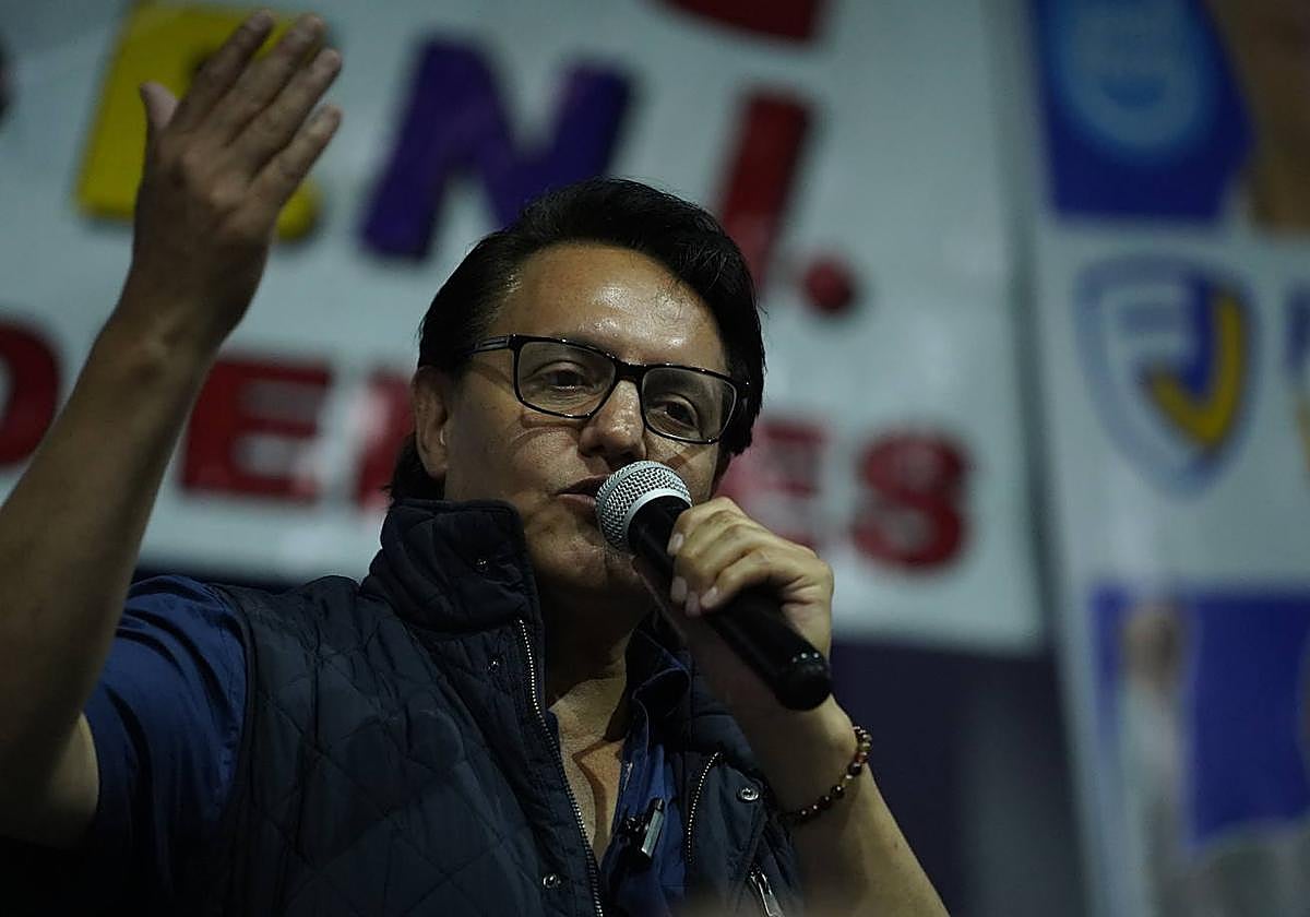 Fernando Villavicencio, en un mitin de campaña minutos antes de ser asesinado.