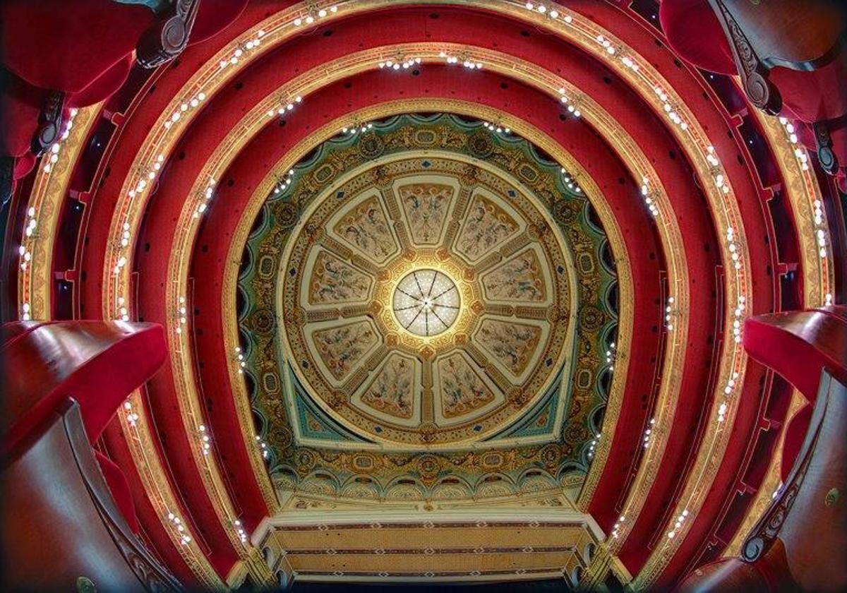 El techo y los palcos del Teatro Caldeón.