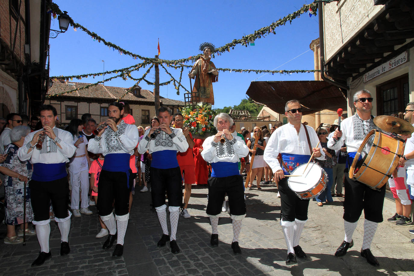 Procesión en el barrio de San Lorenzo