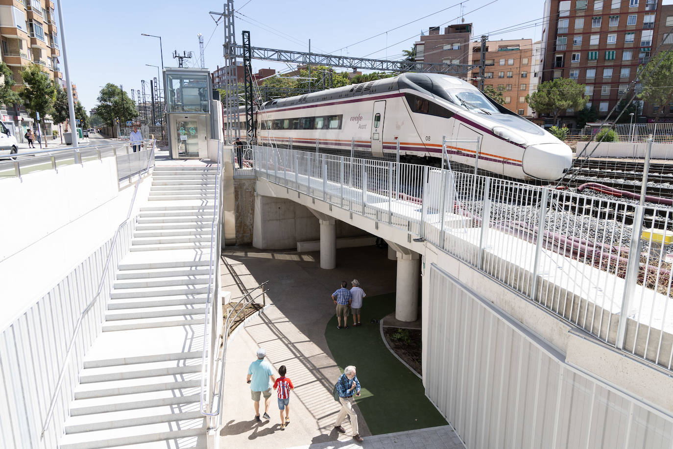 Apertura del paso peatonal bajo las vías entre Delicias y Panaderos