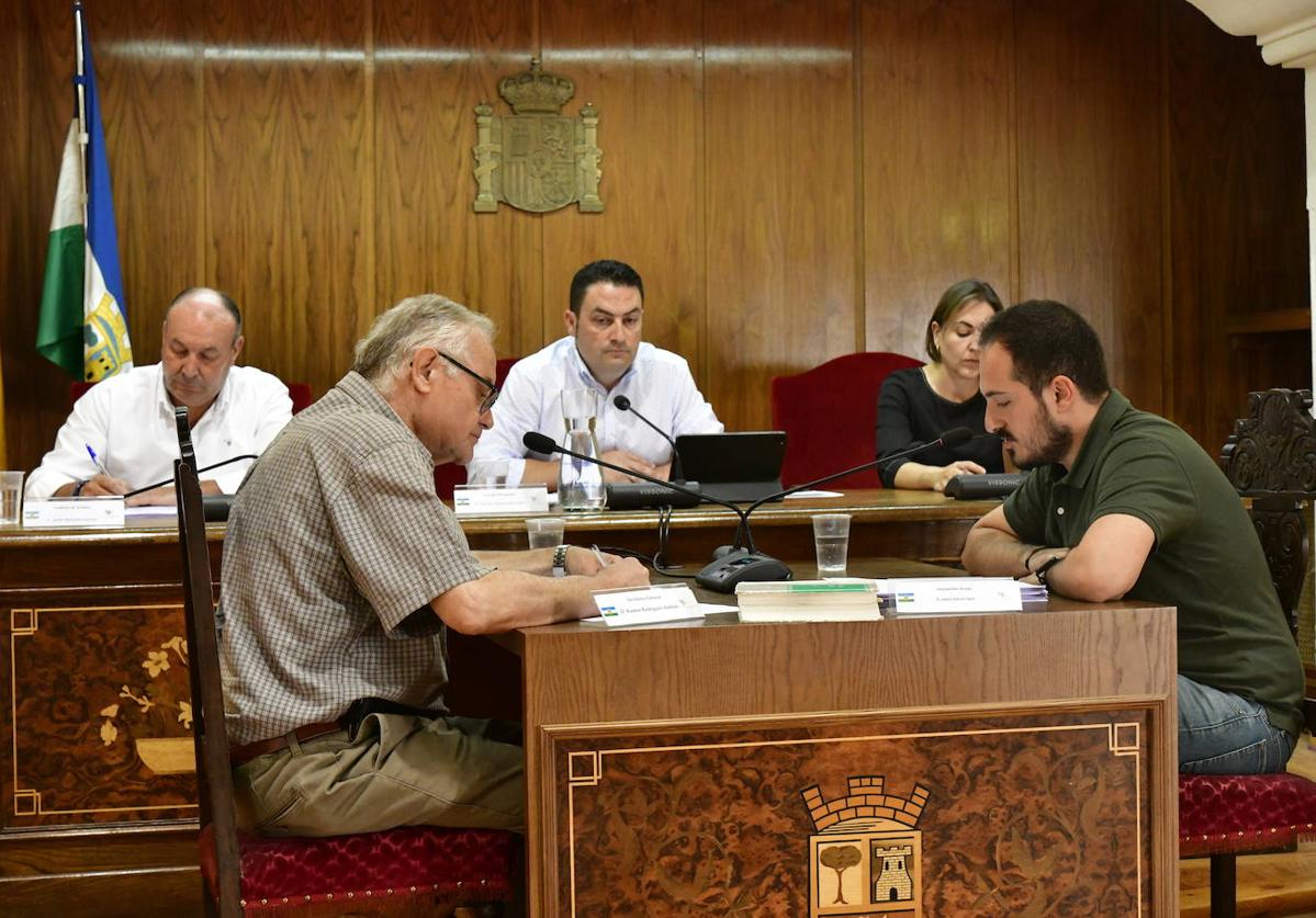 Pleno del Ayuntamiento de EL Espinar en el que se ha aprobado el presupuesto de 2023.