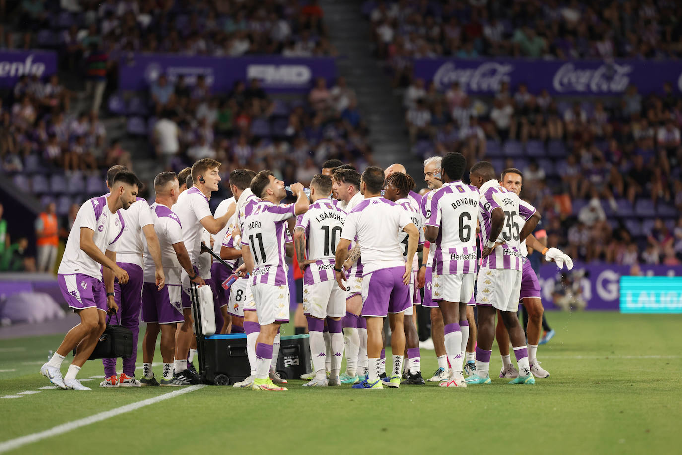 La victoria del Real Valladolid ante el Sporting de Gijón, en imágenes