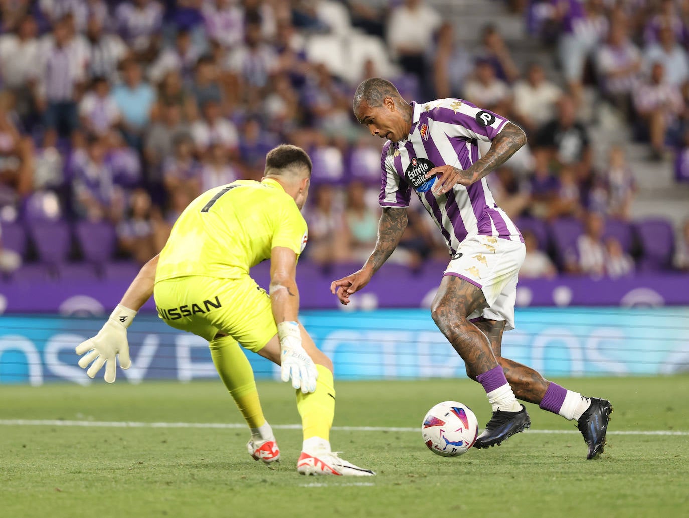 La victoria del Real Valladolid ante el Sporting de Gijón, en imágenes