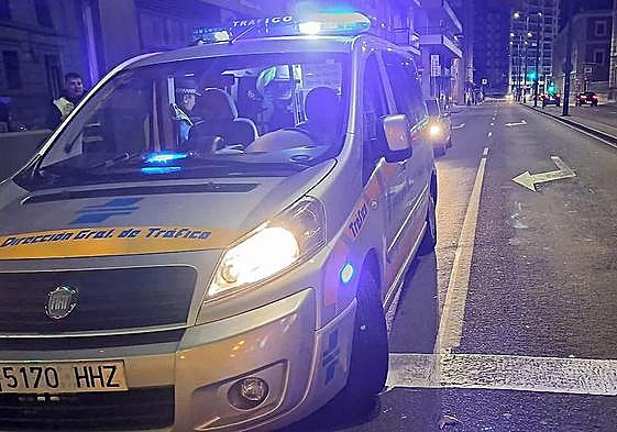 Control de alcoholemia de la Policía Municipal en la calle San Ildefonso.