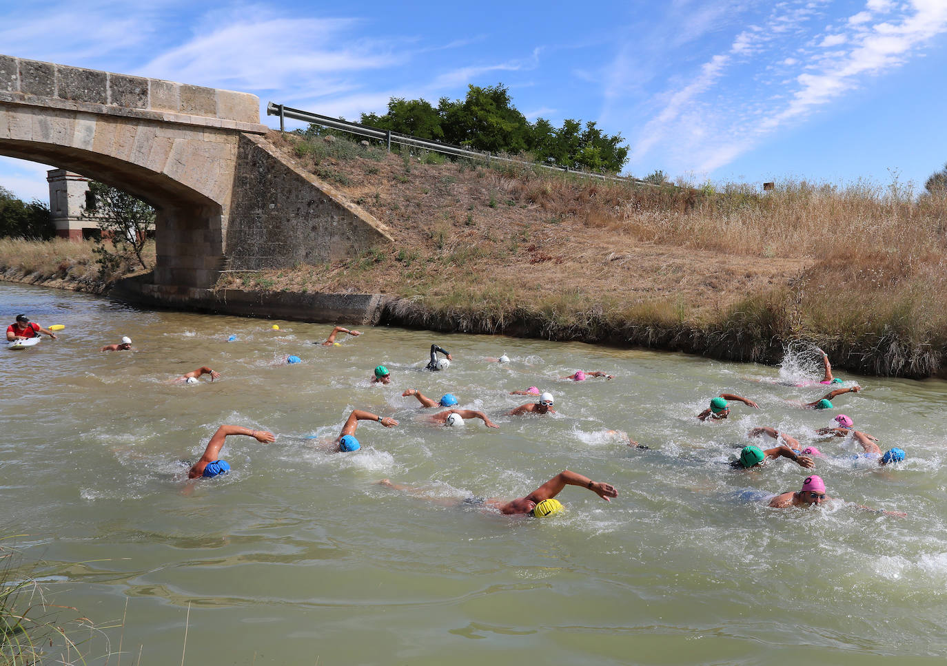 V Travesía a nado Canal de Castilla en Paredes de Nava