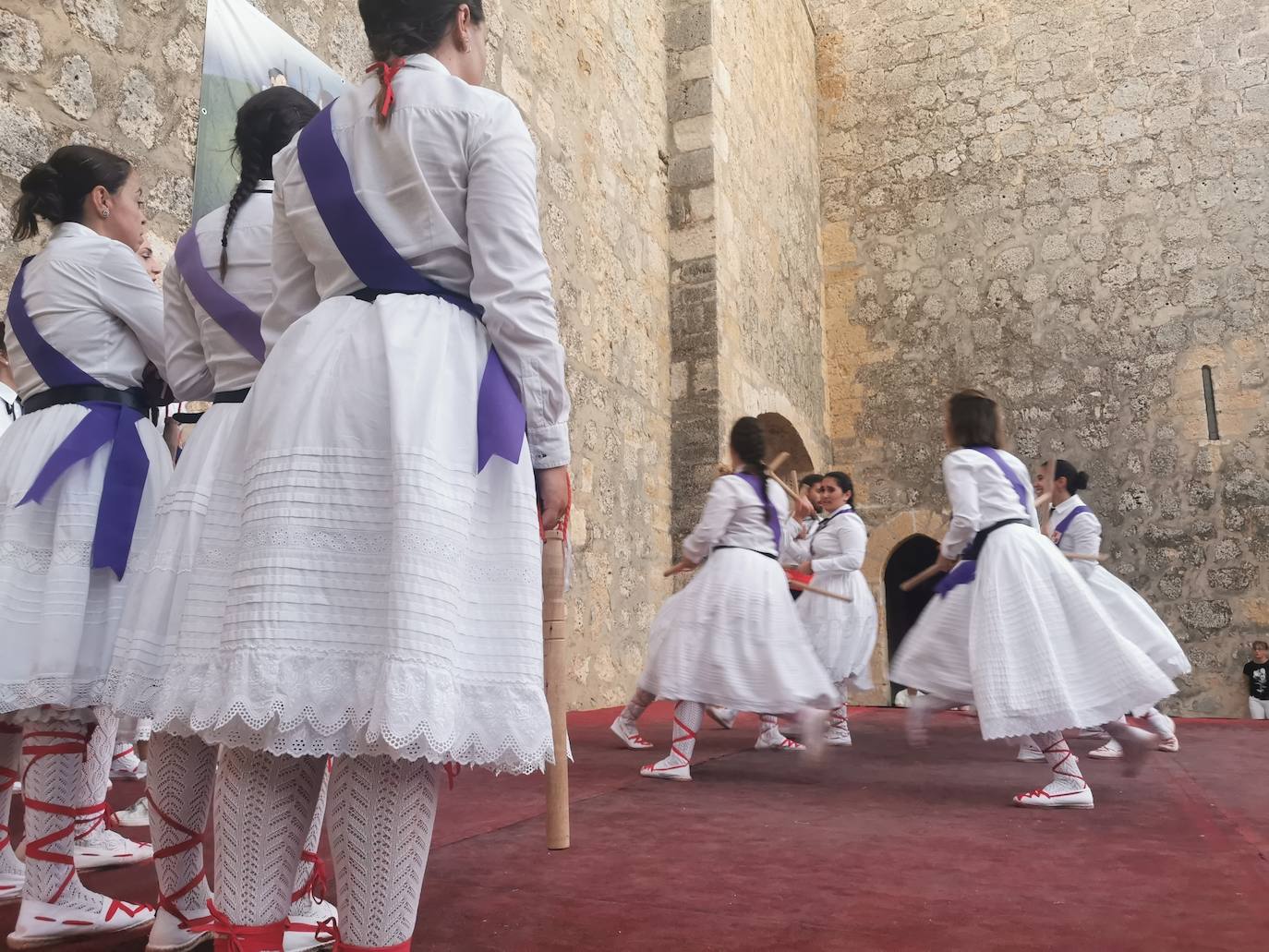 Torrelobatón celebra su XV Certamen de Paloteo