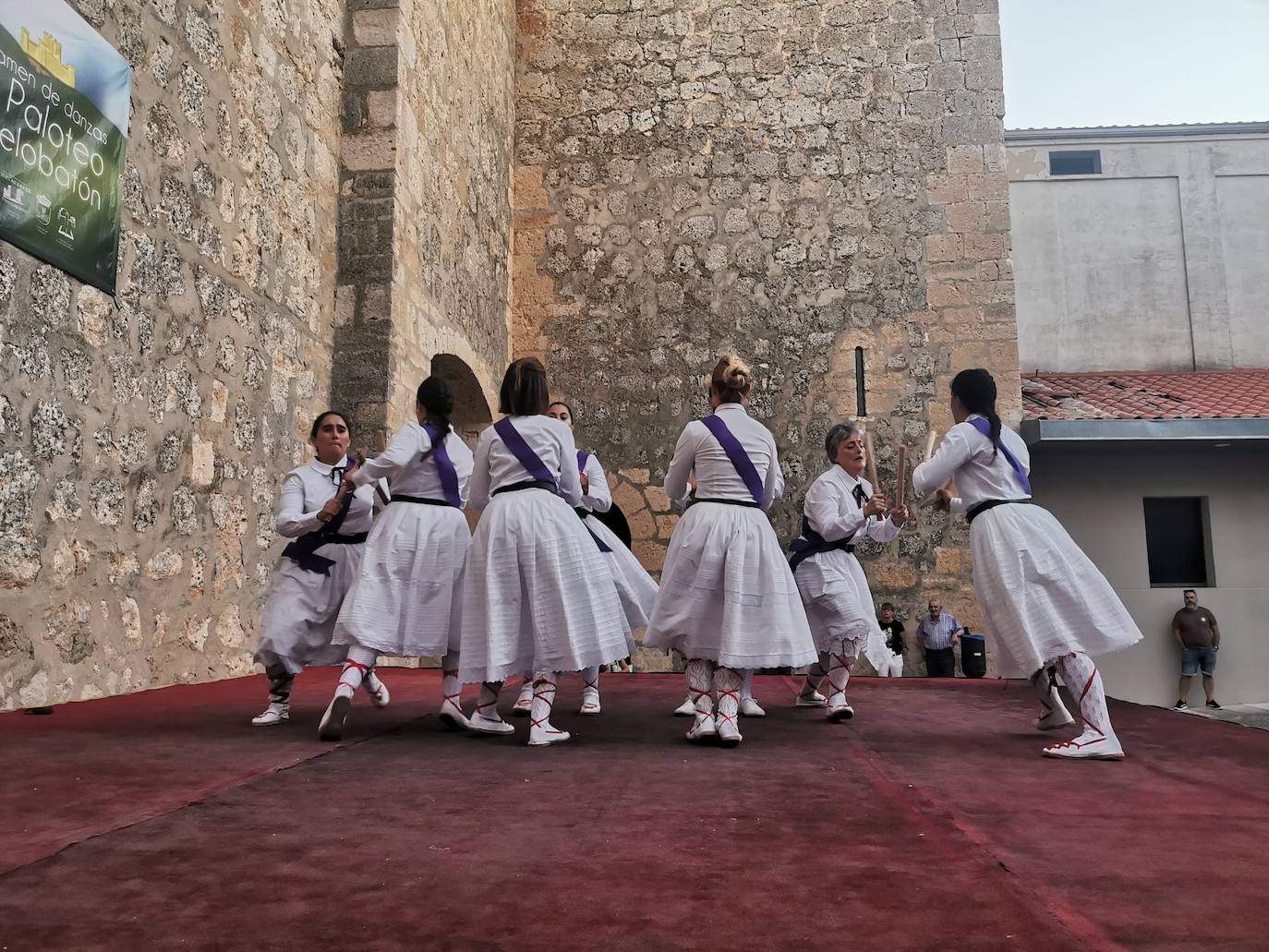 Torrelobatón celebra su XV Certamen de Paloteo