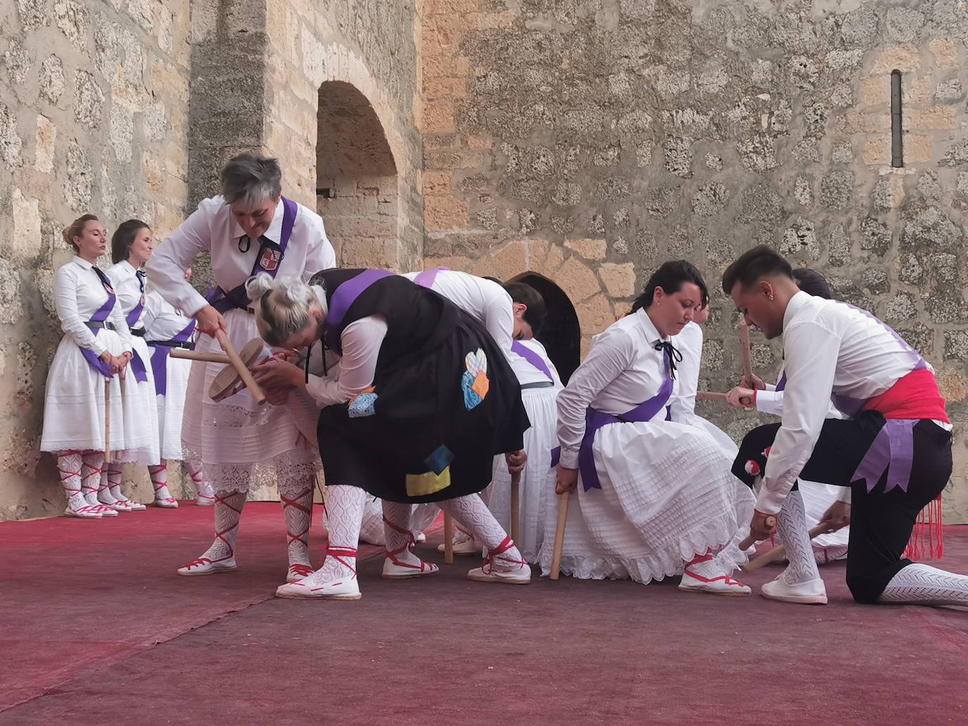 Torrelobatón celebra su XV Certamen de Paloteo