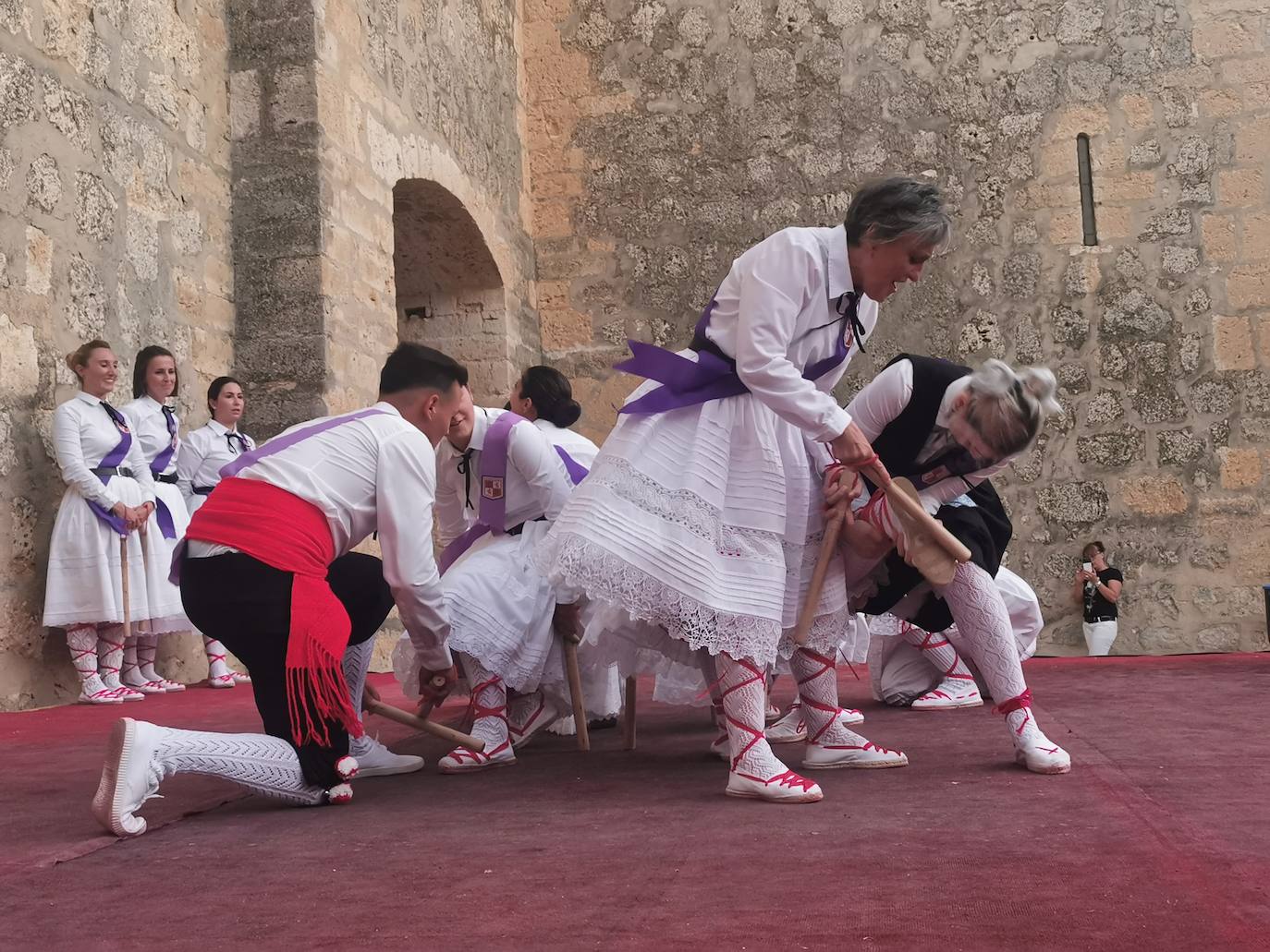 Torrelobatón celebra su XV Certamen de Paloteo