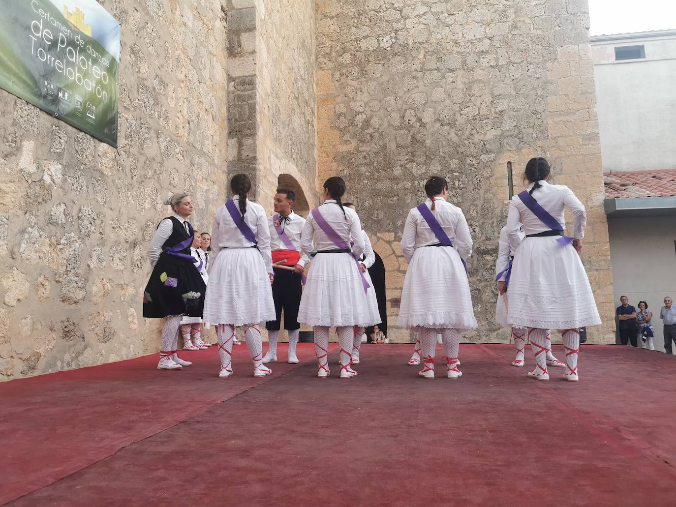 Torrelobatón celebra su XV Certamen de Paloteo