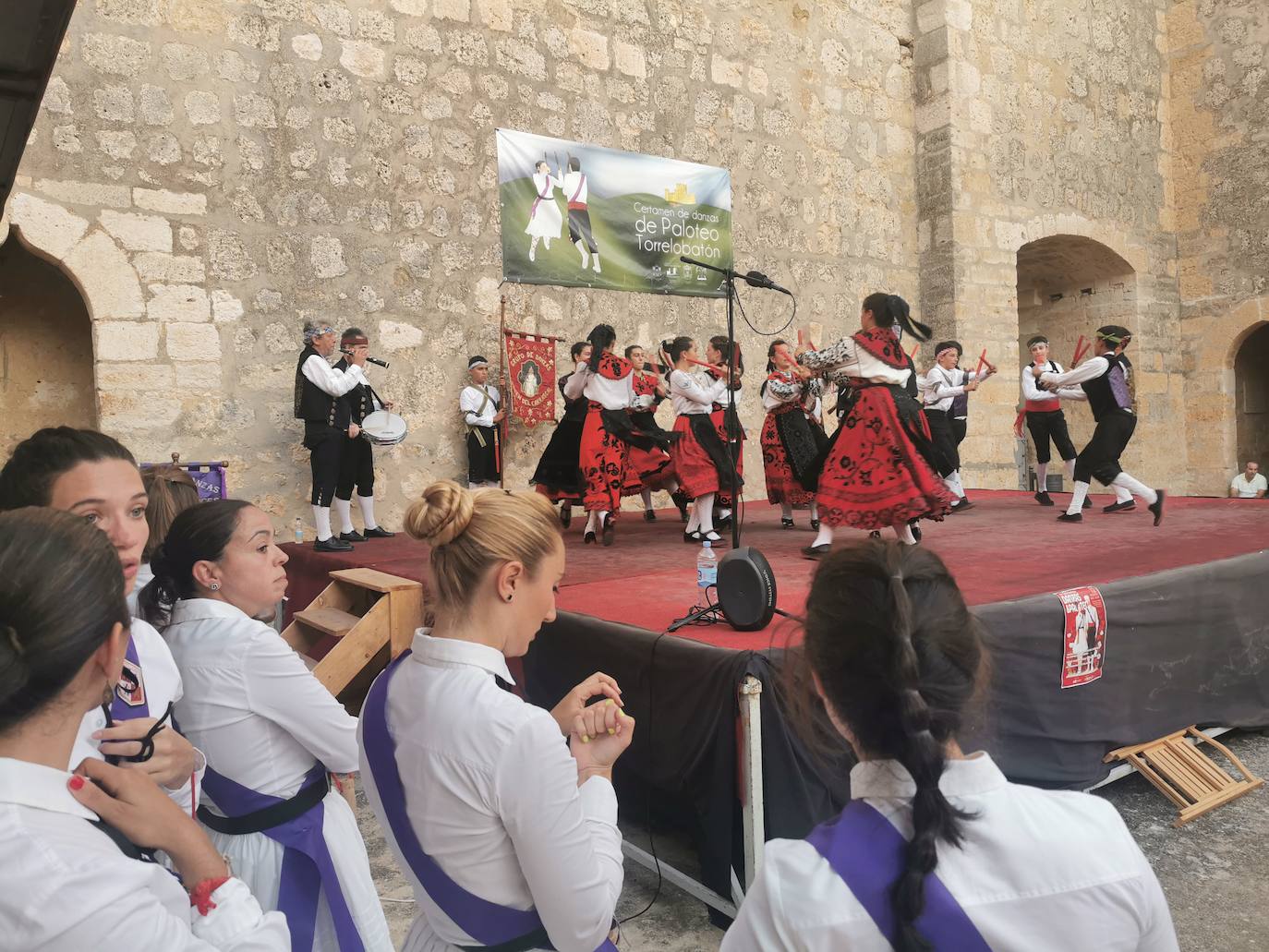 Torrelobatón celebra su XV Certamen de Paloteo