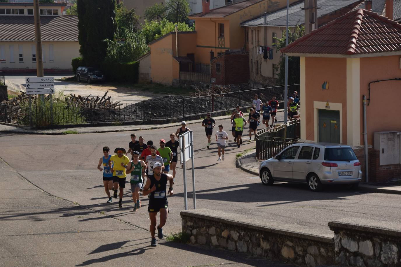 Velilla disfruta de las fiestas con la tradiciona subida a la Cruz