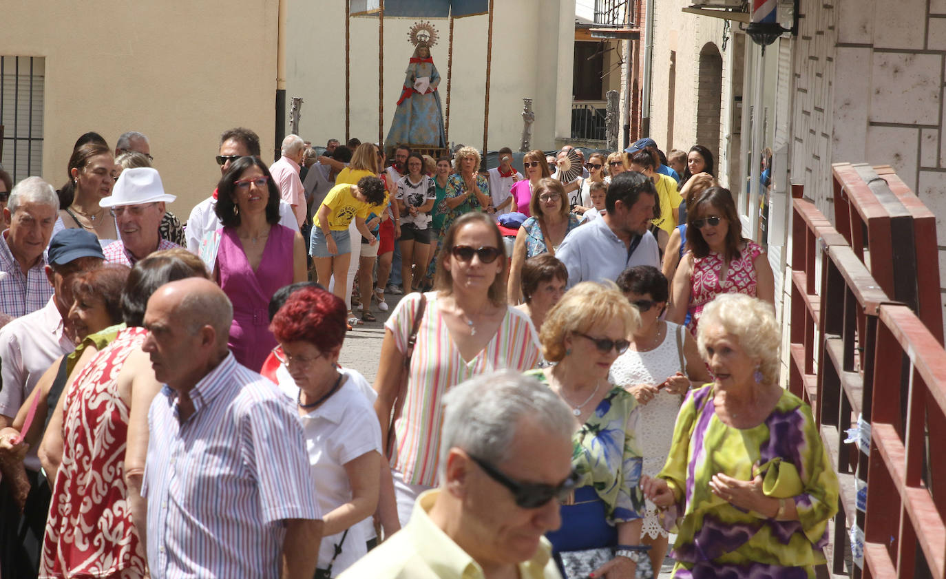 Procesión de la Virgen de la Asunción en Cantalejo