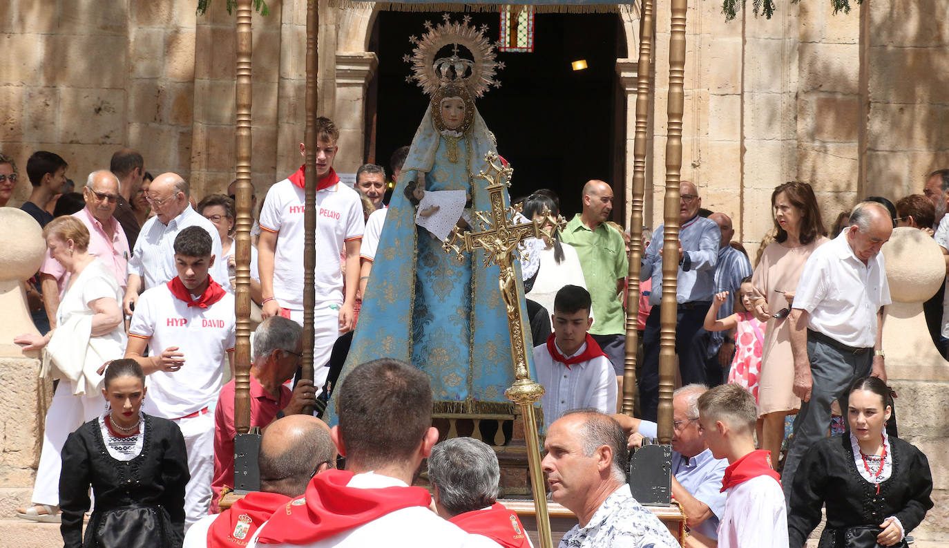 Procesión de la Virgen de la Asunción en Cantalejo