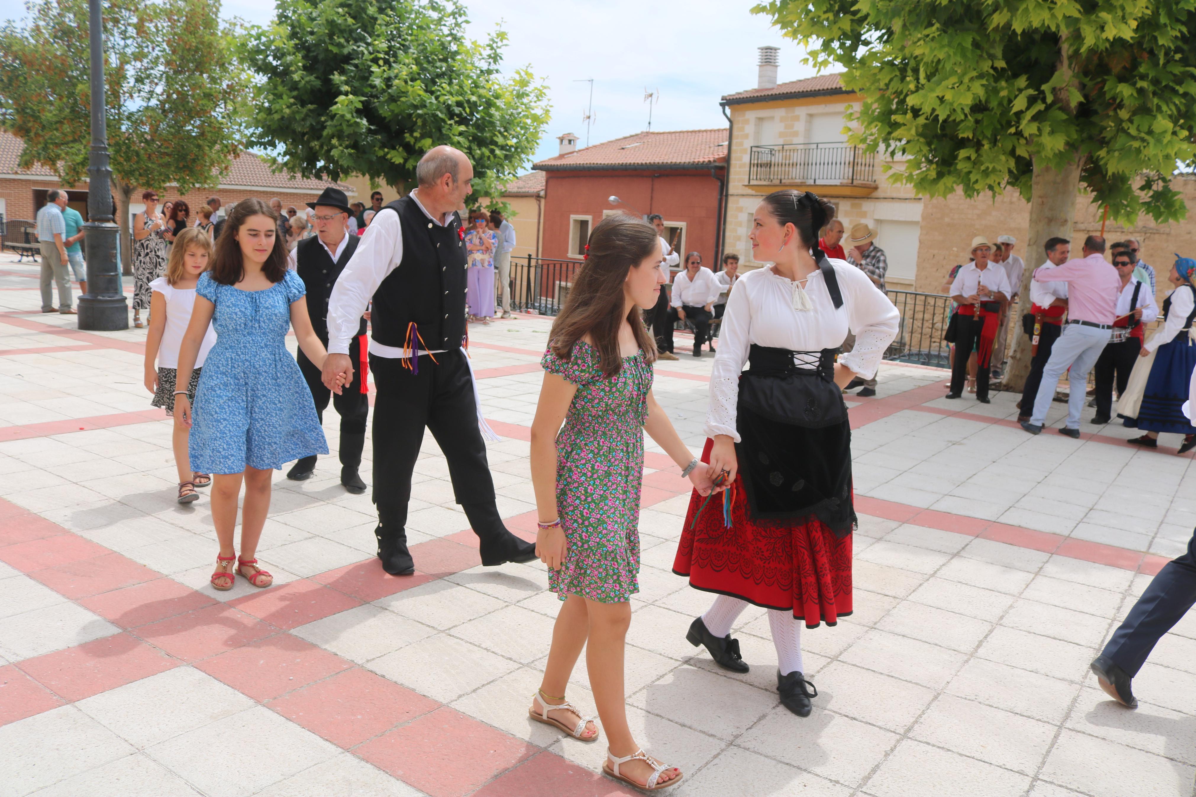 Villaconancio se rinde a la Virgen de Mediavilla