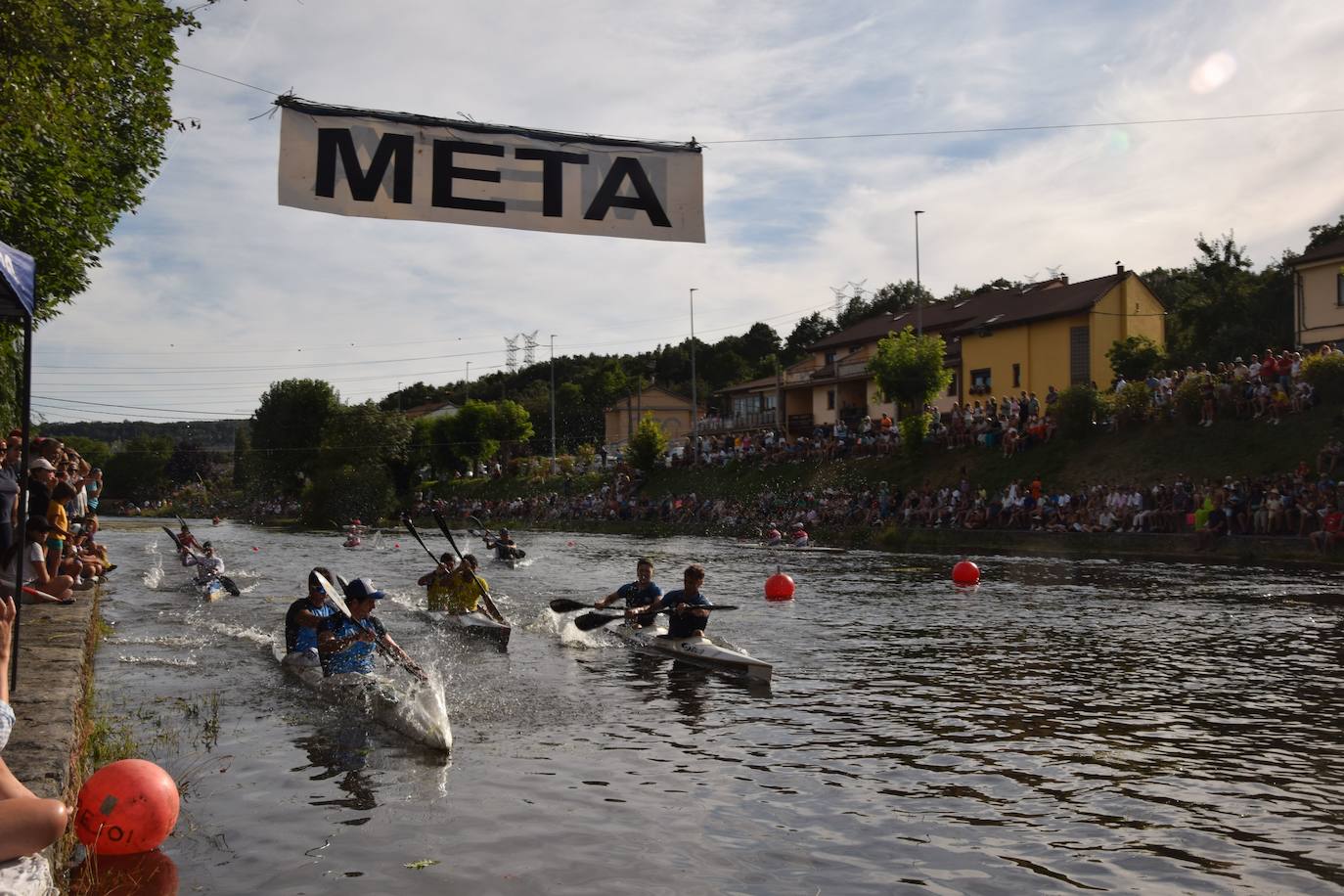 Mara Santos desata fuertes aplausos en la Regata en Velilla