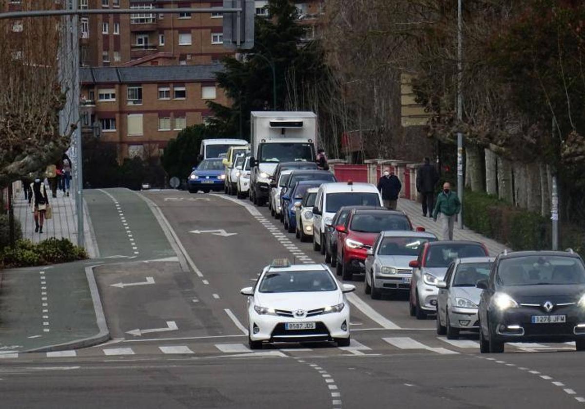 Tráfico a primera hora de la mañana en Poniente.