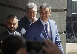 Pedro Sánchez, ayer, tras la sesión en el Congreso de los Diputados.