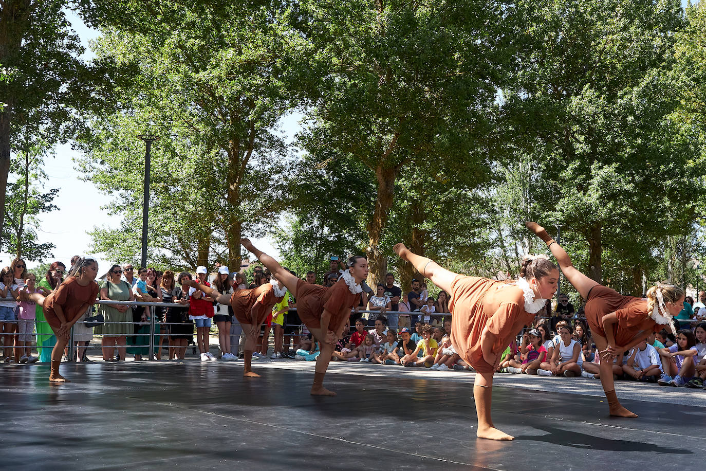 La danza abre otra vistosa edición de ARCA en Aguilar