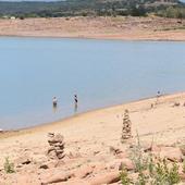 El pantano de Aguilar tendrá nuevas duchas y un embarcadero flotante