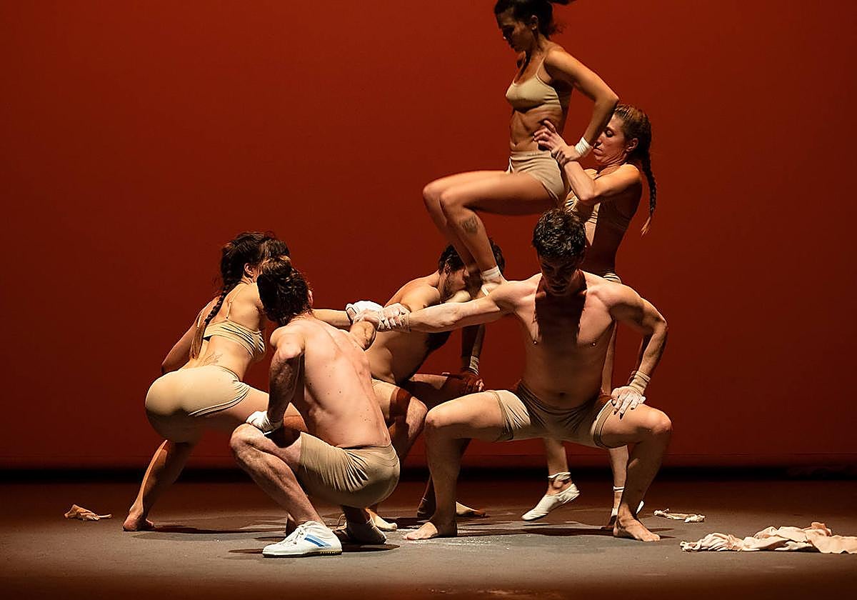 Actuación de la compañía murciana UpArte.