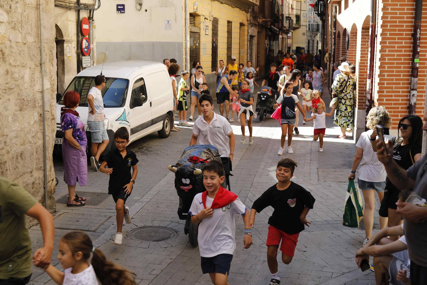 En imágenes, el encierro infantil de Peñafiel