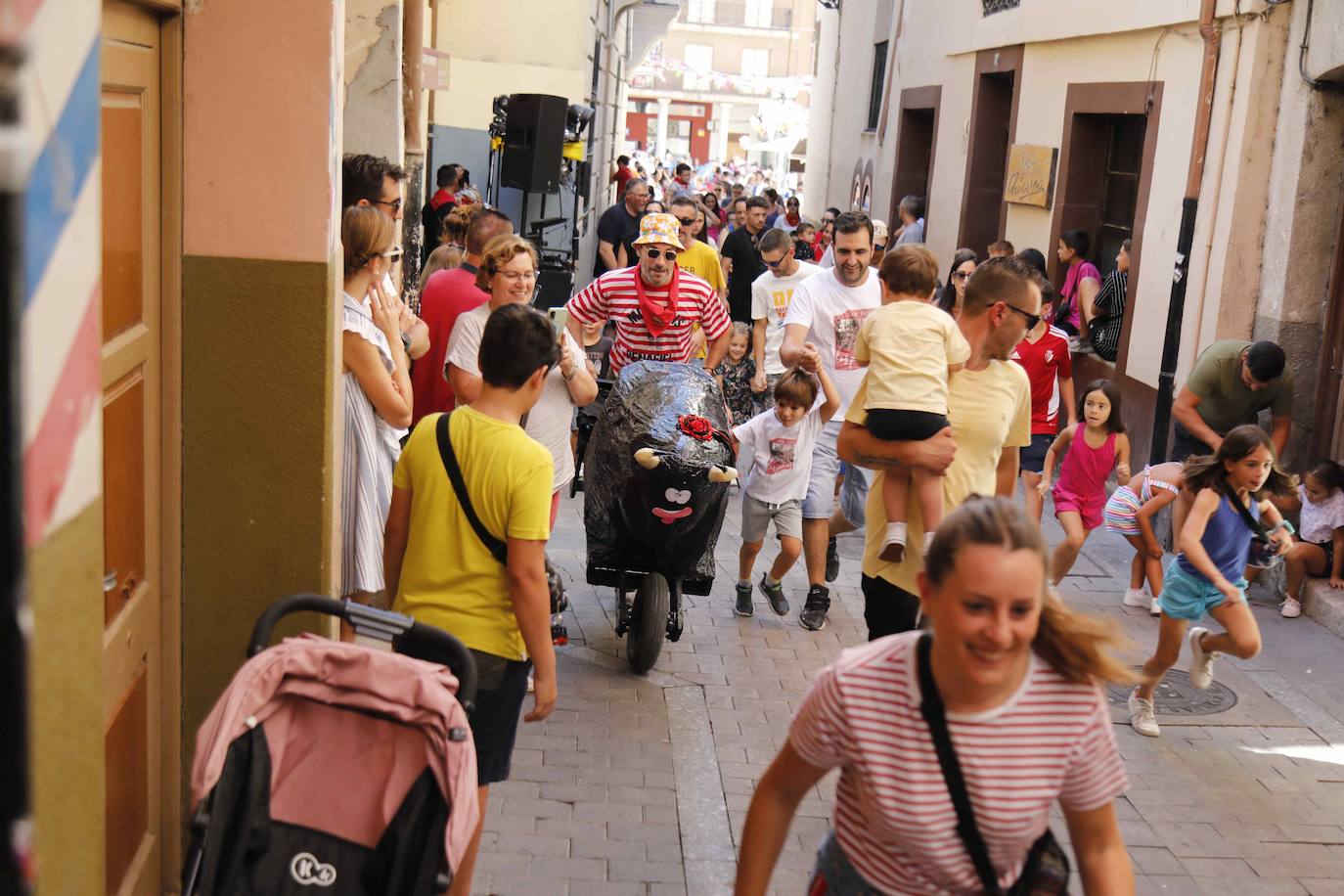 En imágenes, el encierro infantil de Peñafiel