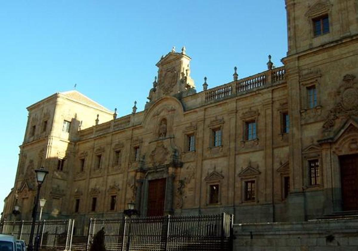 Edificio de la Casa de la Iglesia en Salamanca.