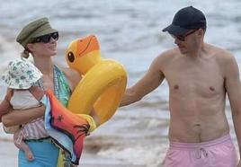 Paris Hilton y su familia, en las playas de Hawái.