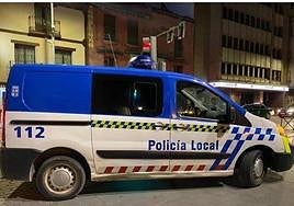 Un furgón de la Policía Local de Burgos en una imagen de archivo.