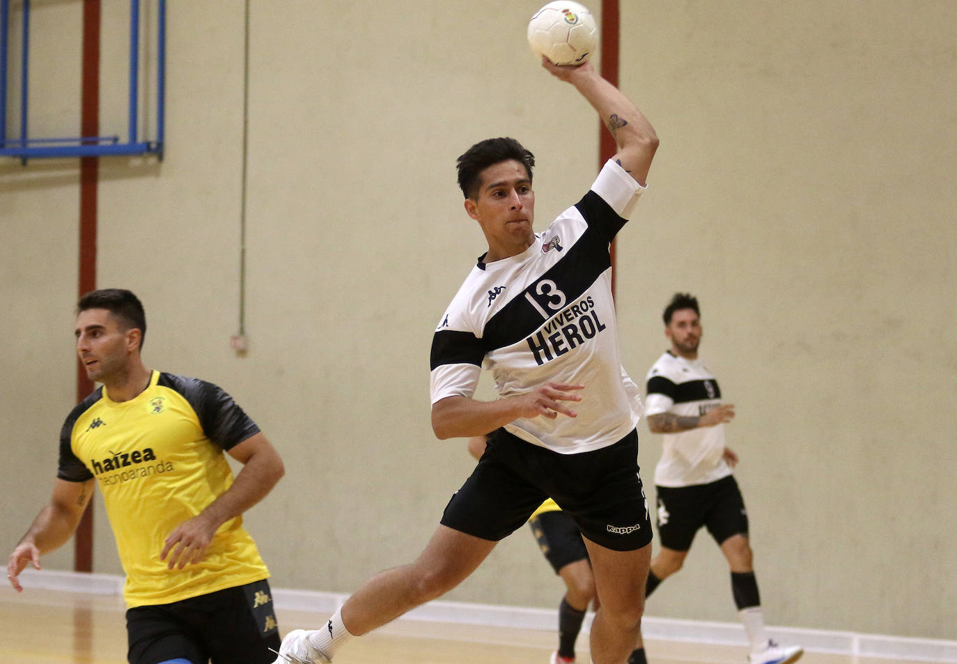 Victoria del Balonmano Nava ante el Villa de Aranda (23-36)