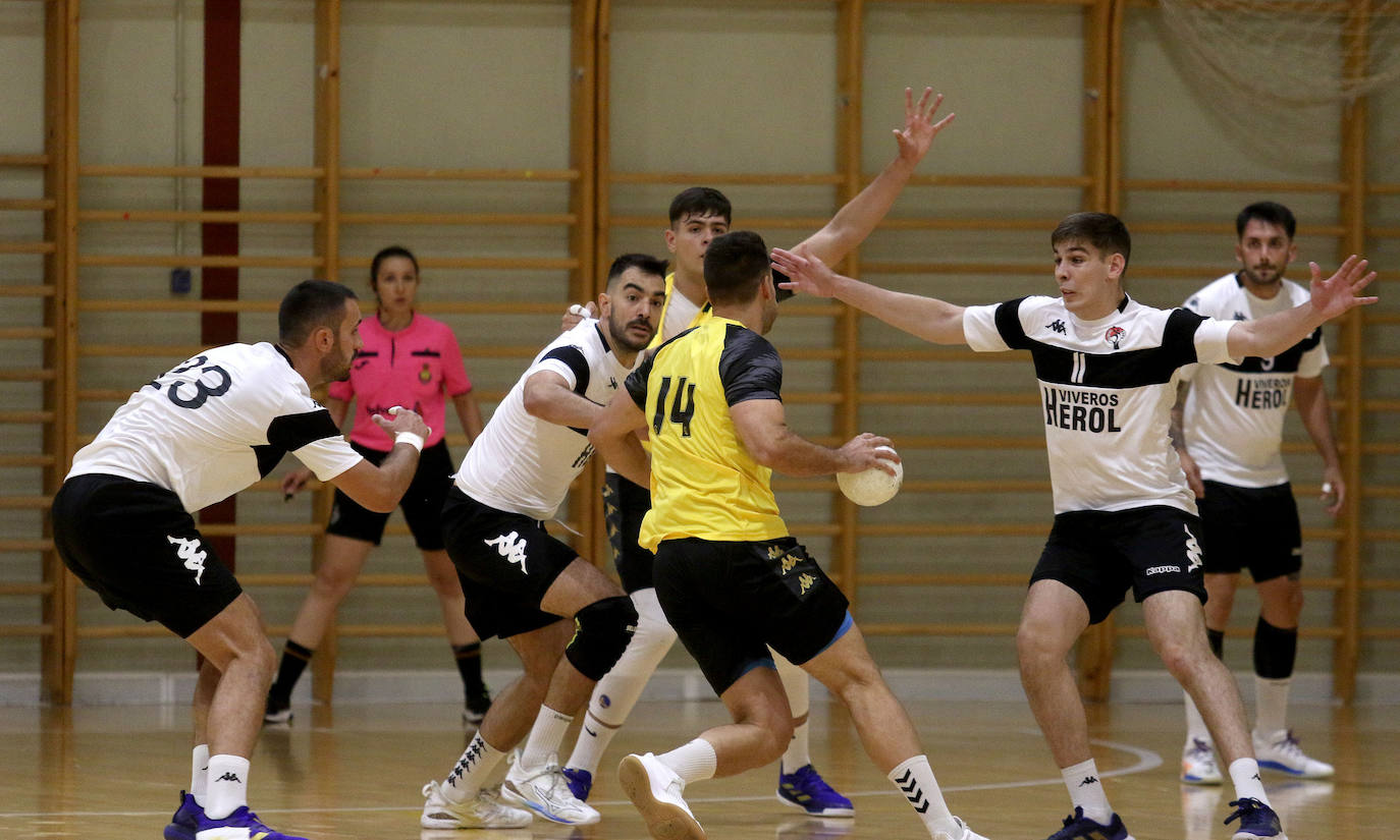 Victoria del Balonmano Nava ante el Villa de Aranda (23-36)