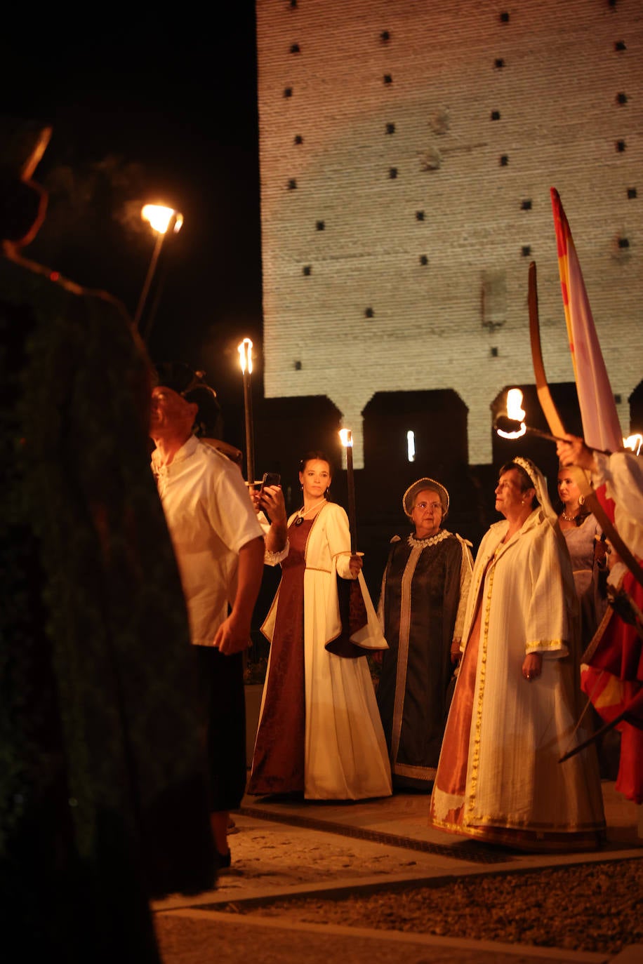 Desfile de antorchas en la Feria Renacentista de Medina del Campo