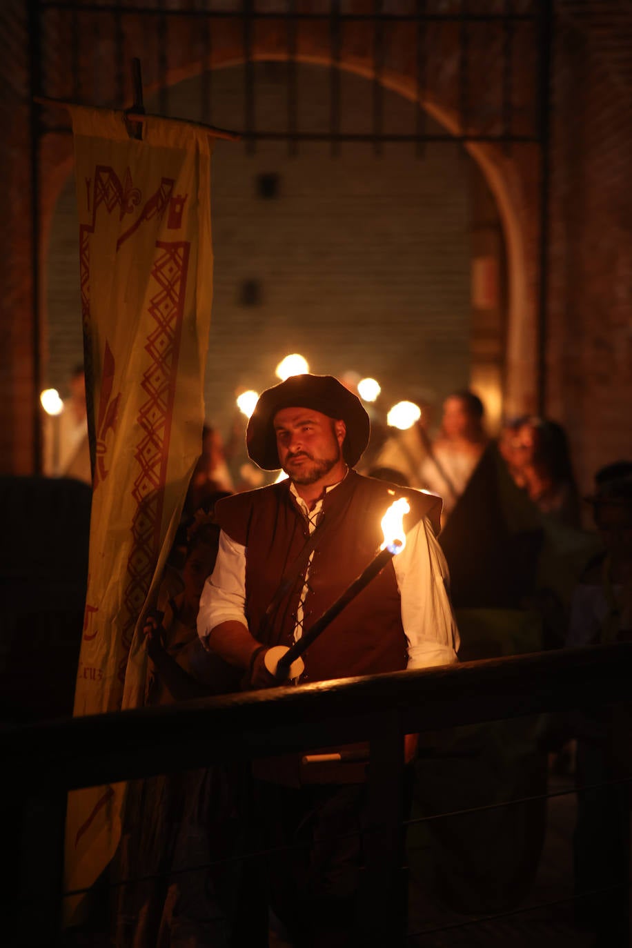 Desfile de antorchas en la Feria Renacentista de Medina del Campo