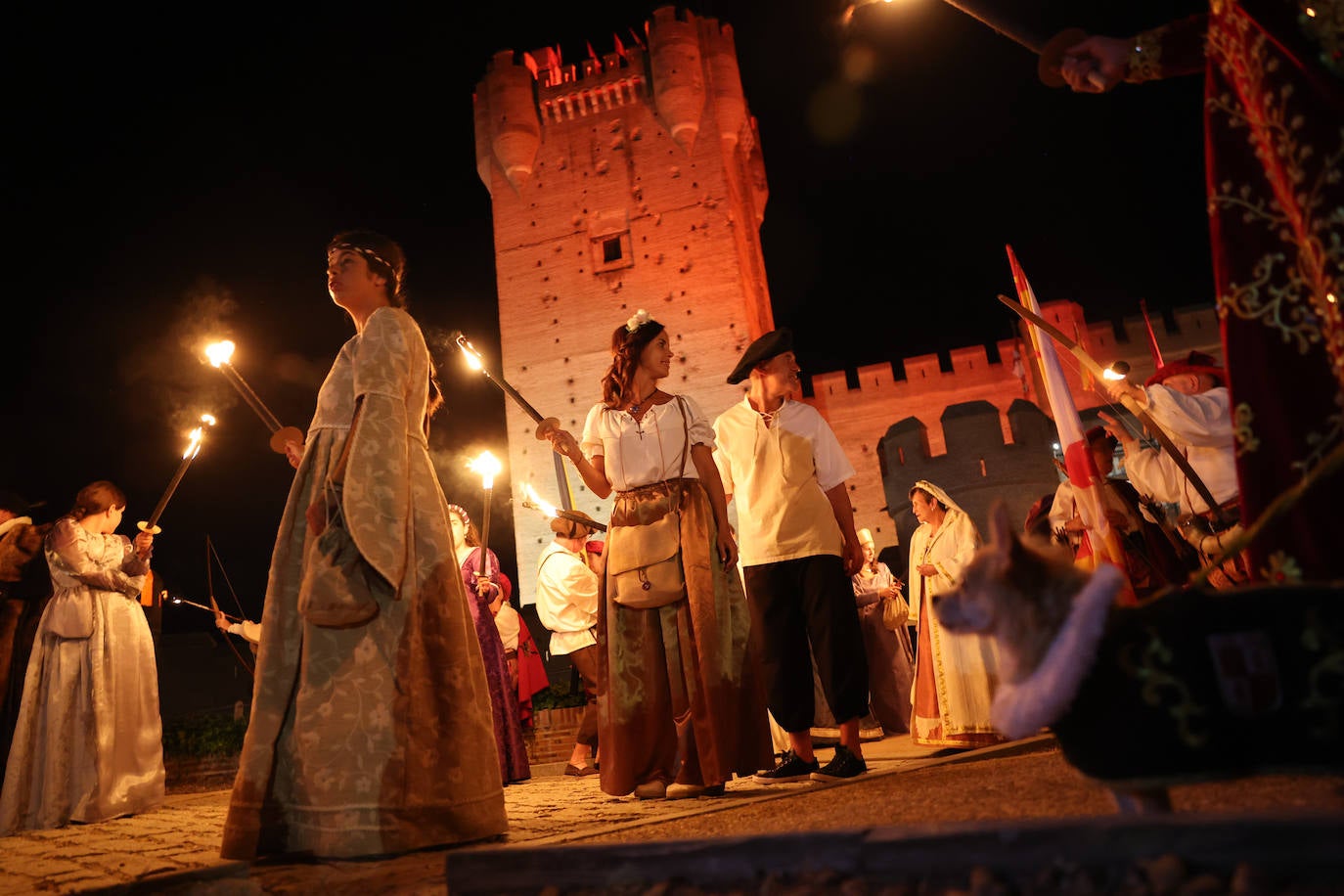 Desfile de antorchas en la Feria Renacentista de Medina del Campo