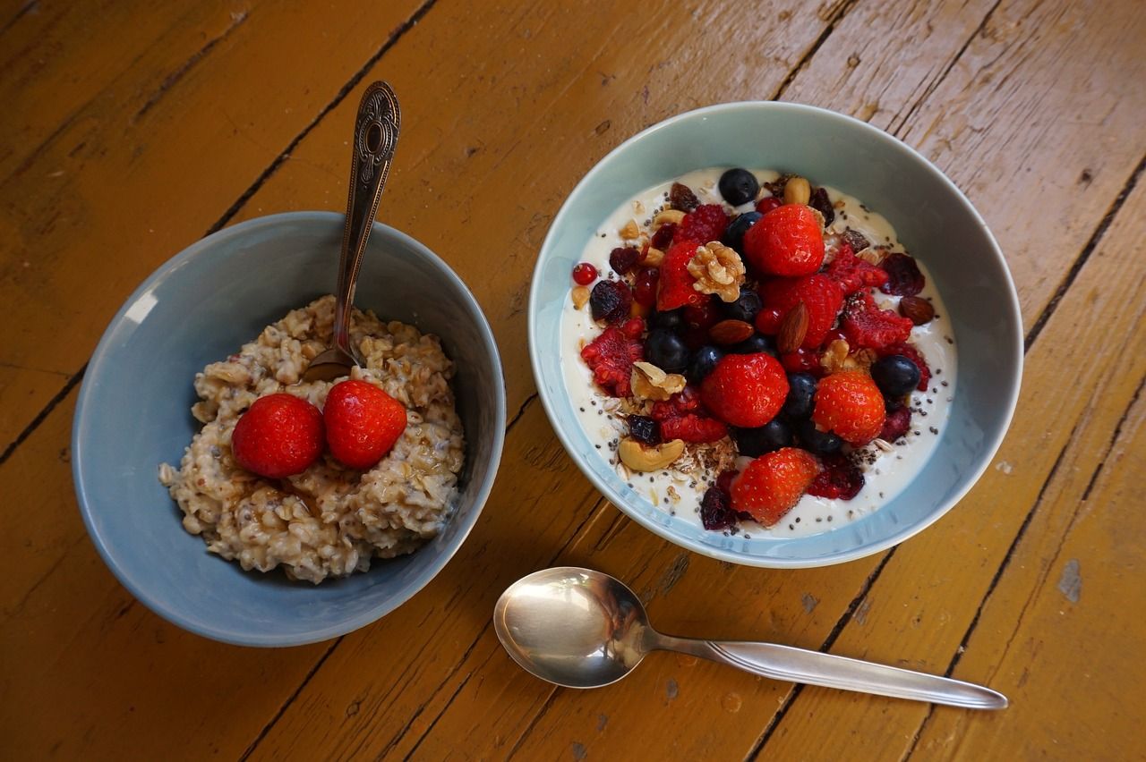 Dos porridge listos para ser degustados.