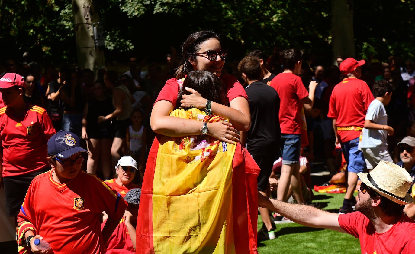 Cientos de personas vibran en Valladolid con el Mundial Femenino conquistado por España