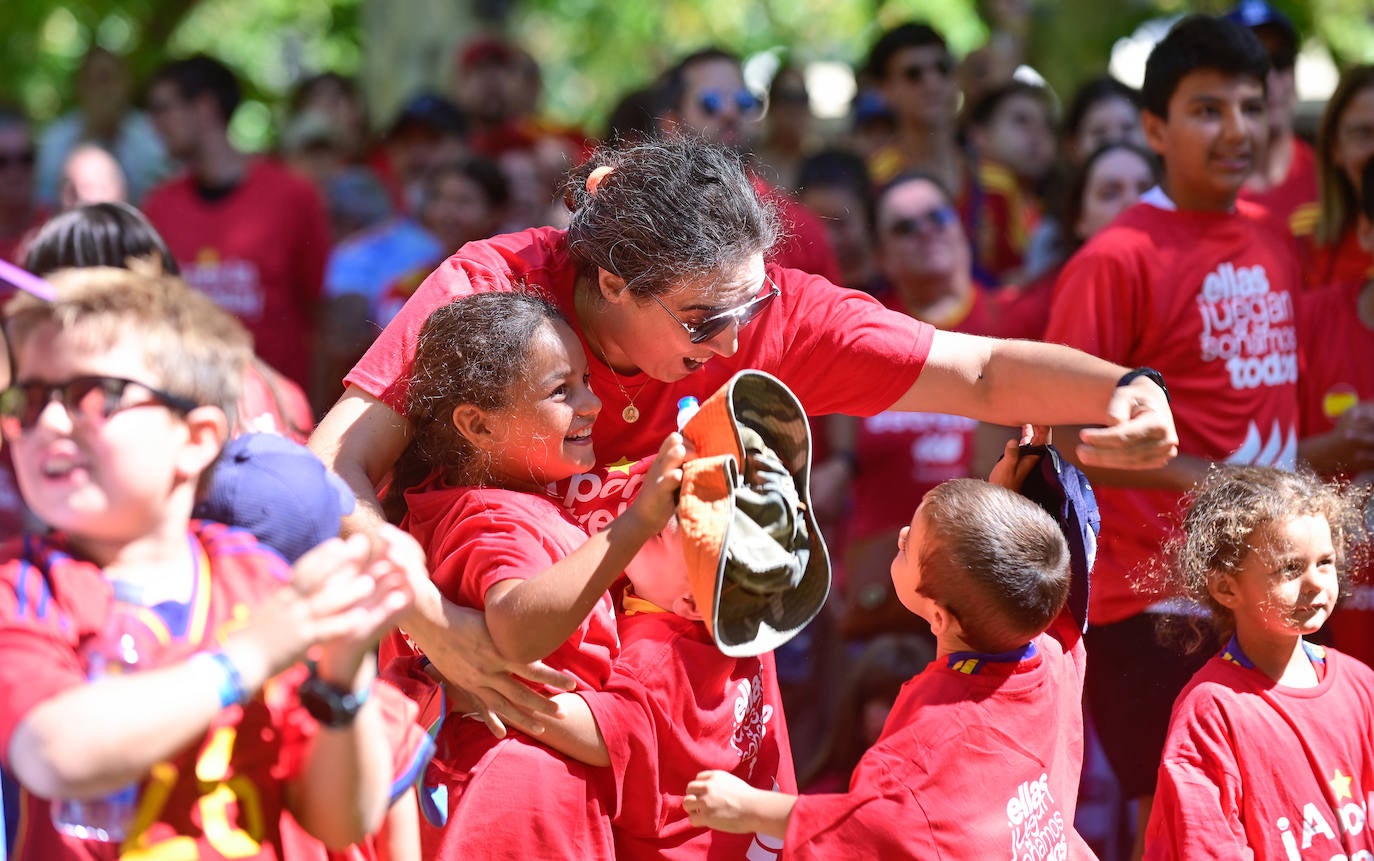 Cientos de personas vibran en Valladolid con el Mundial Femenino conquistado por España