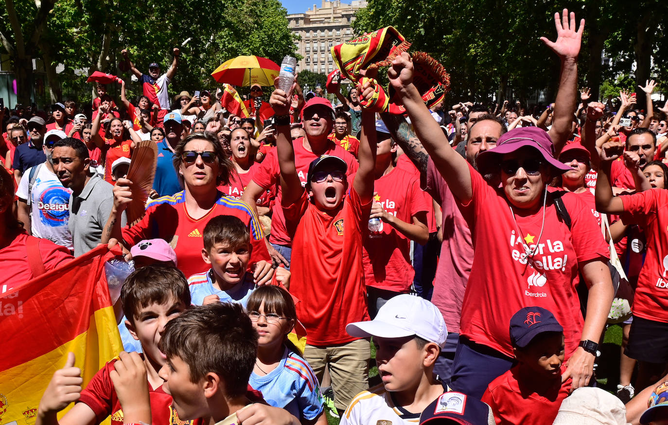 Cientos de personas vibran en Valladolid con el Mundial Femenino conquistado por España